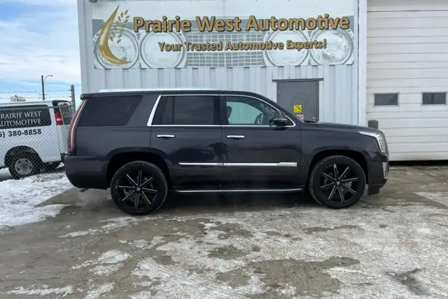 2015 Cadillac Escalade 4WD 4dr Luxury - Photo 4