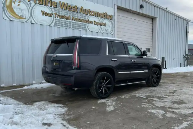 2015 Cadillac Escalade 4WD 4dr Luxury - Photo 5