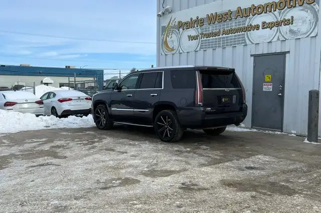 2015 Cadillac Escalade 4WD 4dr Luxury - Photo 7