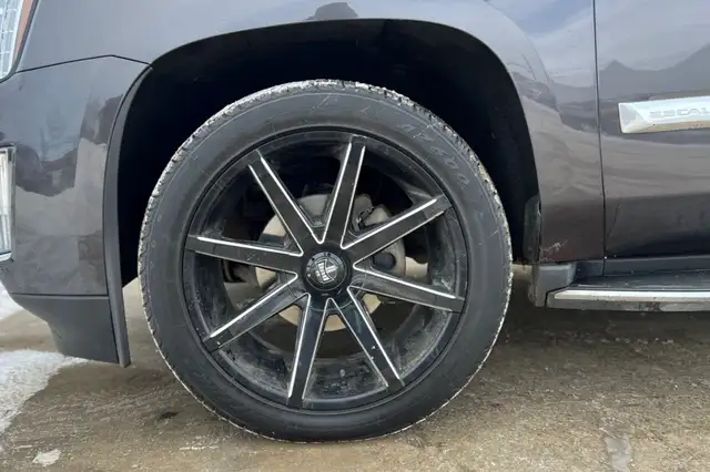2015 Cadillac Escalade 4WD 4dr Luxury - Photo 10