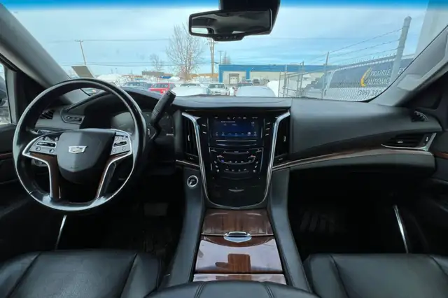 2015 Cadillac Escalade 4WD 4dr Luxury - Photo 16