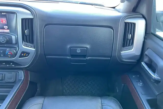 2015 GMC Sierra 1500 4WD Crew Cab 143.5' SLT - Photo 18