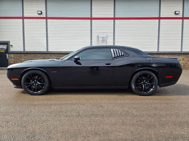 2016 Dodge Challenger R/T / HEMI / FULL LOAD 375HP - Photo 4