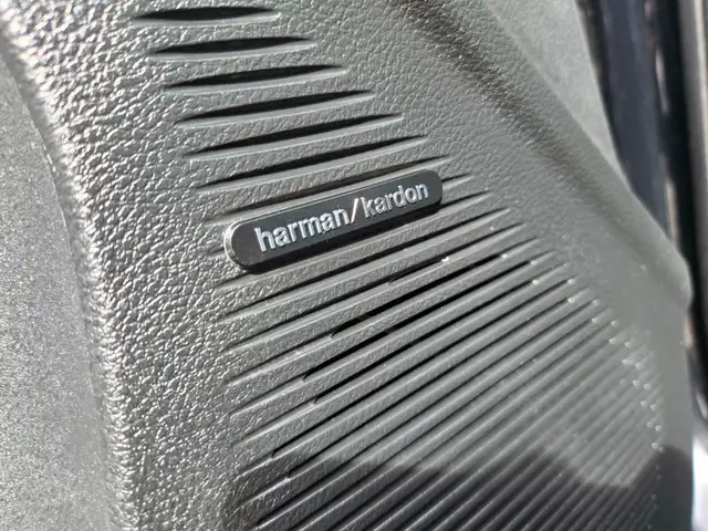 2016 Dodge Challenger R/T / HEMI / FULL LOAD 375HP - Photo 22