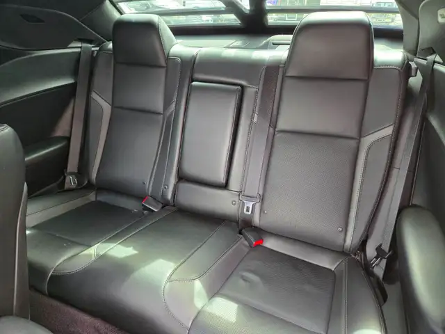 2016 Dodge Challenger R/T / HEMI / FULL LOAD 375HP - Photo 25