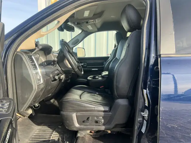 2016 Ram 3500 4WD Mega Cab 160.5' Laramie - Photo 13