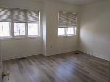 1 large bright upstairs bedroom- 3 min walk to UOIT in North Osh
