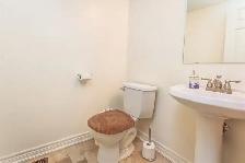 1 large bright upstairs bedroom- 3 min walk to UOIT in North Osh - Photo 4
