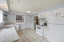 BEAUTIFUL HOME IN VALLEYVIEW WITH PANORAMIC MOUNTAIN VIEWS! - Photo 9