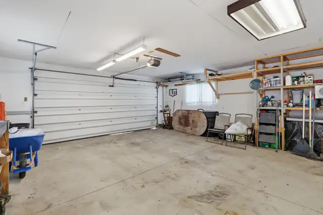 BEAUTIFUL HOME IN VALLEYVIEW WITH PANORAMIC MOUNTAIN VIEWS! - Photo 11