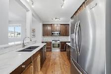 Oversized West Facing Lot   Double Garage! - Photo 2