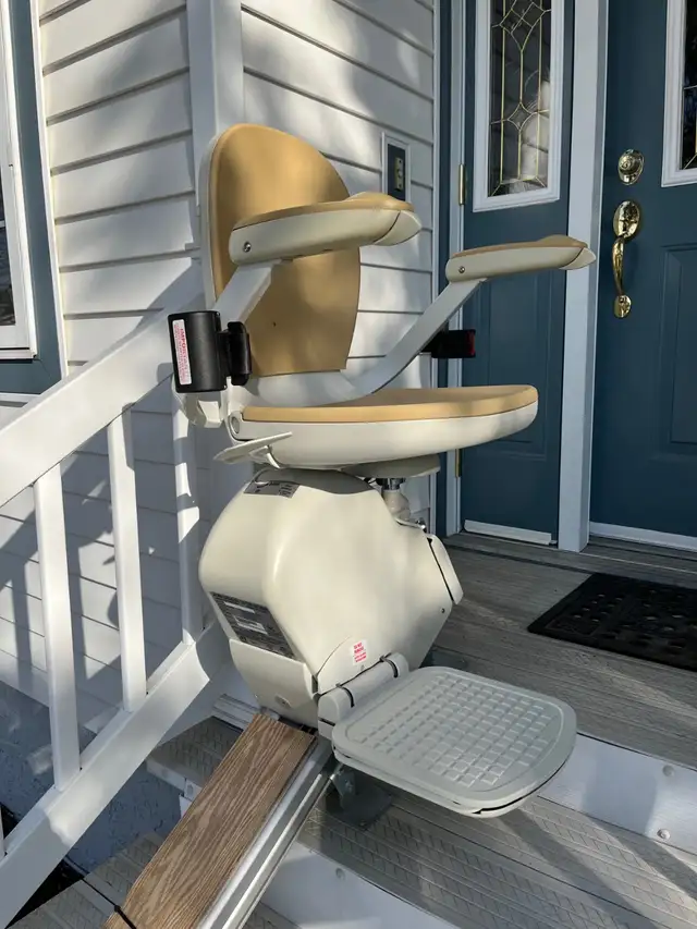 ACORN OUTDOOR STAIRLIFT @ My Scooter - Photo 2
