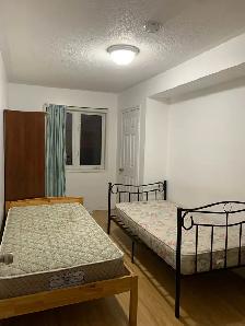 First floor room in sharing for rent, steps to Seneca@york $600.