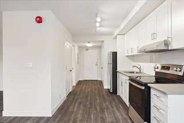 Highland Village - 1 Bedroom available at 450 Sandringham Cresce - Photo 6