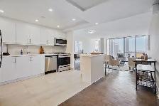 Tower Hill East - 3 Bedroom available at 330 Spadina Road, Toron - Photo 4