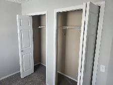 Large Room in Beautiful Central Townhouse, all utilities incl - Photo 3