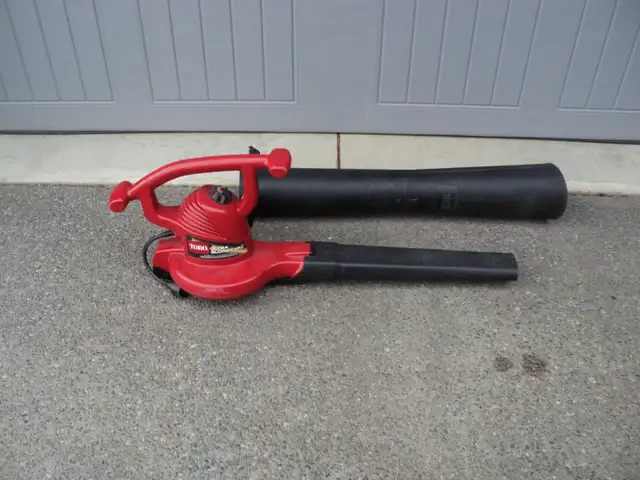 Red Toro Blower/ Vaccum with ATTACHMENTS ~ CALLS ONLY
