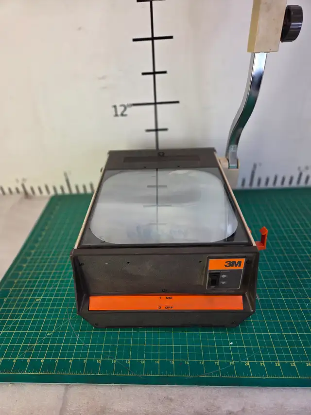 Vintage 3M Overhead Projector - Photo 4