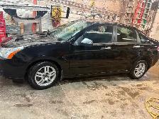 Freshly Safetied 2010 Ford Focus 147,000 kms! - Photo 2