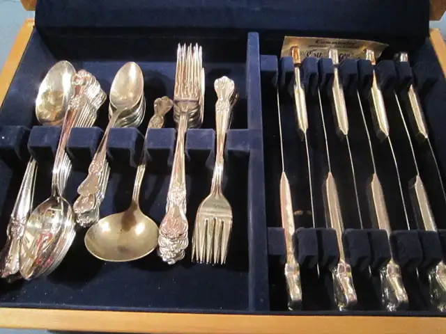 #36-121A  SIGNATURE silverware set for 8, Monogramed 'B' - Photo 2