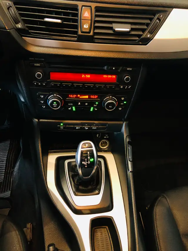 2014 BMW x1 AWD 28i ECO/ 98,000 KM/ TOIT PANO/ COMME NEUVE/ UN V - Photo 10