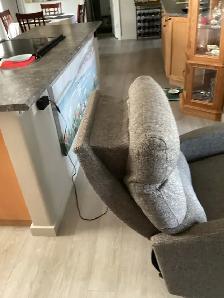 Electric powered Reclining Chair in excellent condition - Photo 5