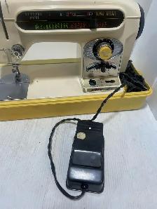 Nelco Super Deluxe Sewing Machine - Photo 8