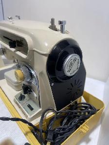 Nelco Super Deluxe Sewing Machine - Photo 10