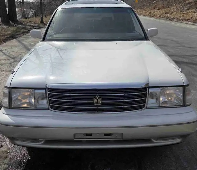 Toyota Crown RoyalSaloon 1999 RHD