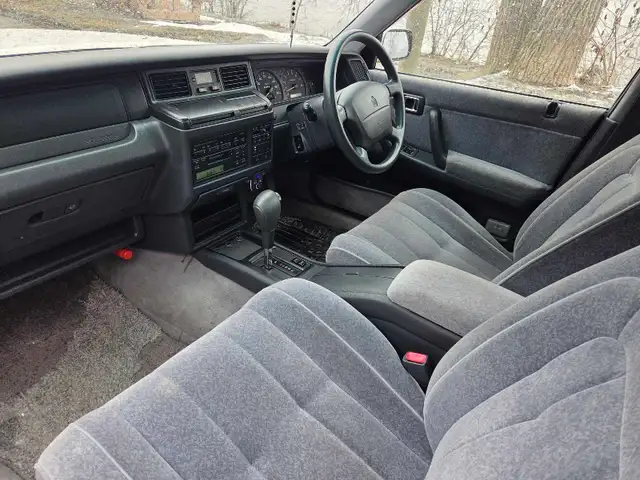 Toyota Crown RoyalSaloon 1999 RHD - Photo 7