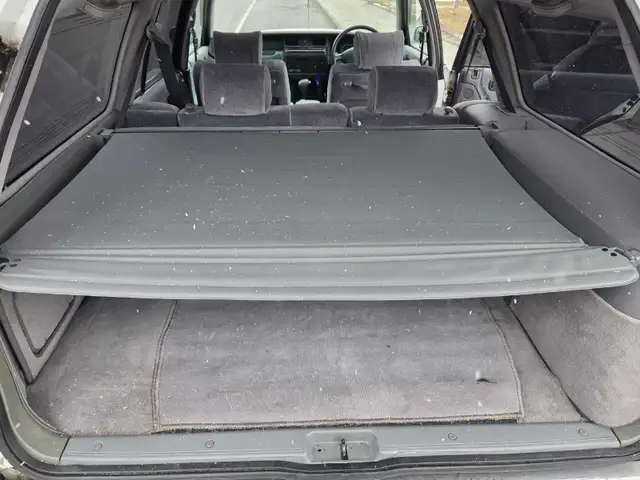 Toyota Crown RoyalSaloon 1999 RHD - Photo 8