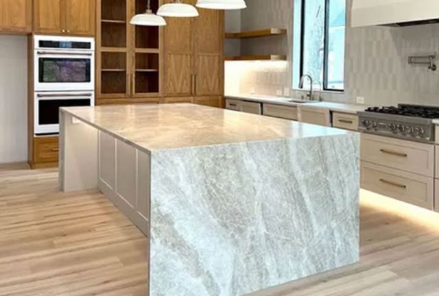 Stylish Design with Large Countertop Island - pendant light - Photo 2