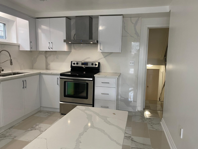 Stylish Design with Large Countertop Island - pendant light - Photo 6