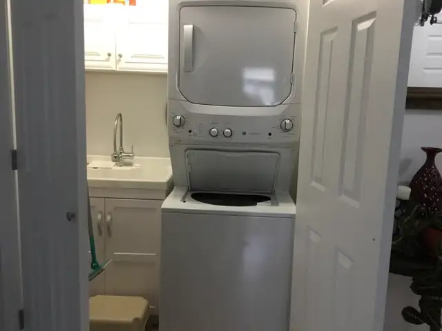 GE STACKED LAUNDRY CENTER - Photo 2