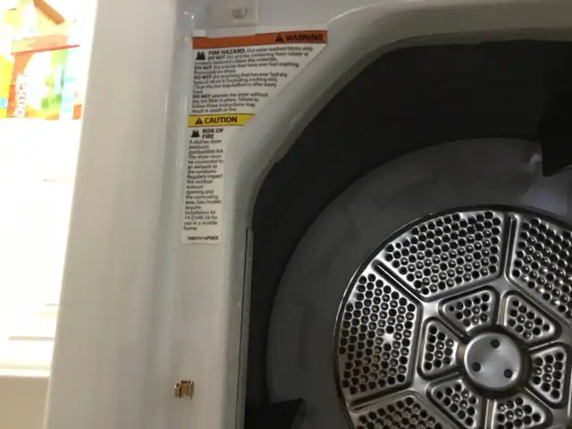 GE STACKED LAUNDRY CENTER - Photo 6