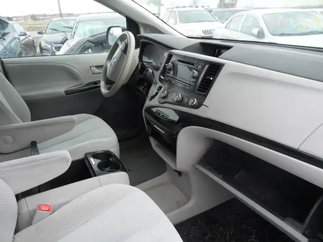 2012 Toyota Sienna automatique - Photo 7