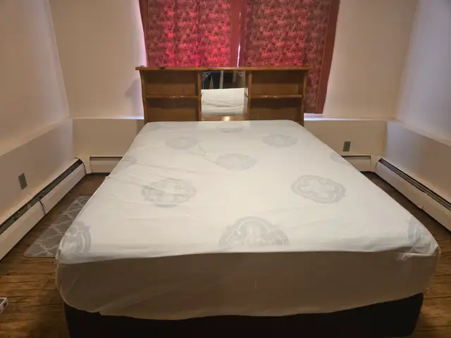 Free queen bed - Photo 4