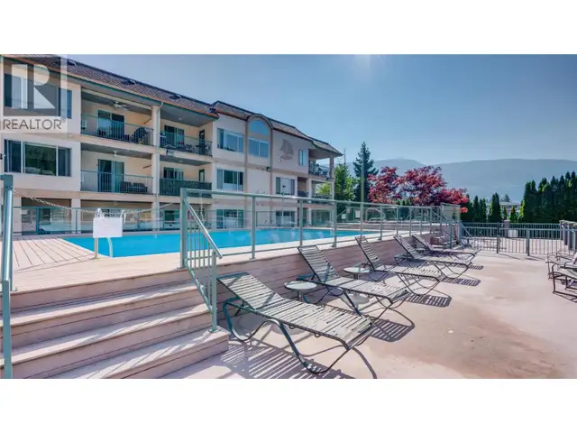 Sicamous Lockout Suite — Waterfront, Poolside, Boat Slip $495K - Photo 3
