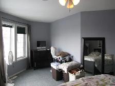 Sunny Two Bedroom Apartment for Rent - Photo 4