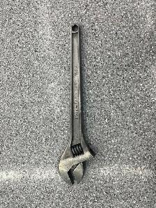 Cresent Wrench 15" - Photo 2