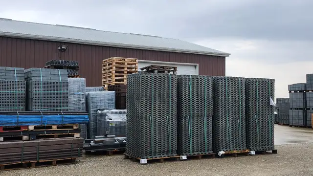 Looking for outdoor storage space - Photo 2