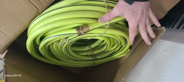 Garden Hose, 100 feet long, like new, GREAT DEAL