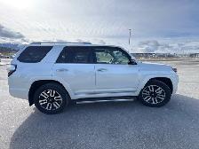 2016 Toyota 4Runner SR5 JUST LANDED !! - Photo 9