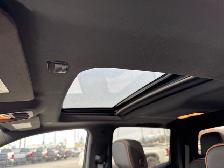 2024 GMC Canyon AT4 Crew Cab 4X4 pickup has just 28,394 km - Photo 18