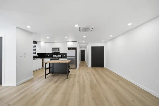 Spacious 3BR Rental in Pelham - Modern Finishes, Laundry In-Unit