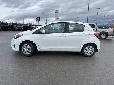 2019 Toyota Yaris LE Hatchback UNIQUE UNIT / MANUAL/ VERY LOW KM - Photo 2