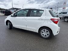 2019 Toyota Yaris LE Hatchback UNIQUE UNIT / MANUAL/ VERY LOW KM - Photo 3
