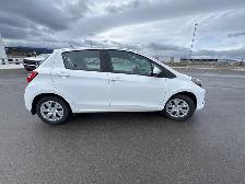 2019 Toyota Yaris LE Hatchback UNIQUE UNIT / MANUAL/ VERY LOW KM - Photo 6
