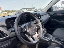 2024 Kia Seltos LX REFRESHED STYLING ( GREEN EXTERIOR ) - Photo 8