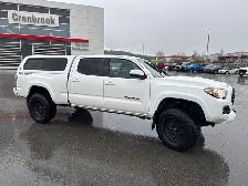 2023 Toyota Tacoma TRD Sport Package 4x4 - Heated Cloth Seats - - Photo 7